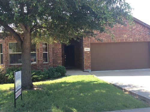 920 Iona Dr, Fort Worth, TX, 76120-1386 | Card Image