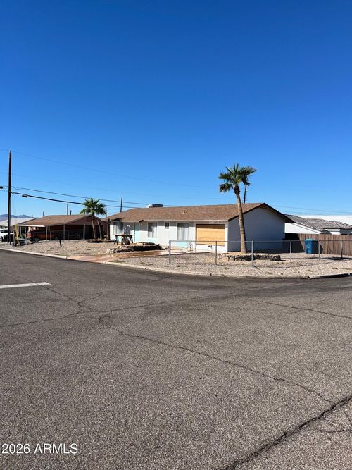 841 Cactus Dr, Lake Havasu City, AZ, 86403-3715 | Card Image