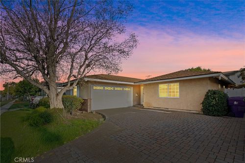 8065 E Ring St, Long Beach, CA, 90808-3153 | Card Image