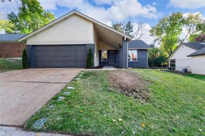 5424 Suntrail Drive, House other with 3 bedrooms, 2 bathrooms and null parking in Black Jack MO | Image 2