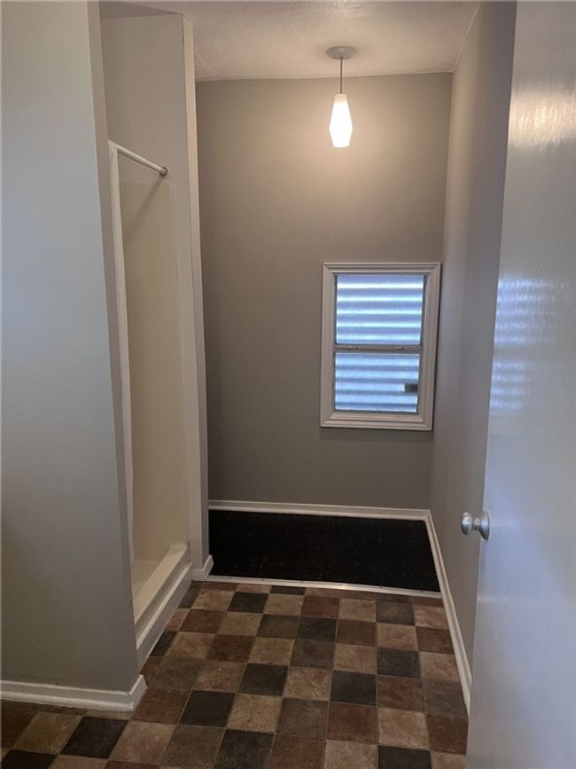 Bathroom | Image 24