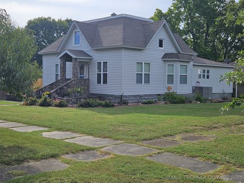 202 S 7th St, Okemah, OK, 74859-3821 | Card Image