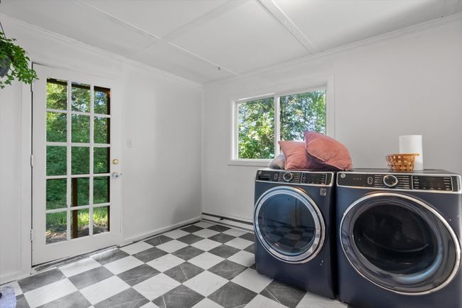Laundry off Kitchen | Image 11