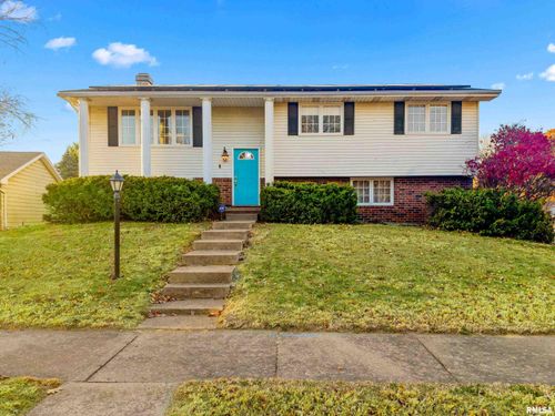 3923 N Melcosta Dr, Peoria, IL, 61615-3947 | Card Image