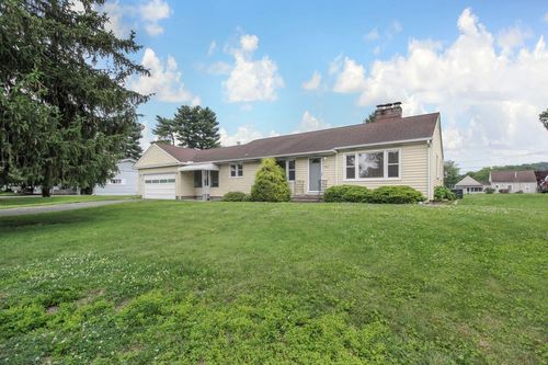 824 Colonial Dr, Heath, OH, 43056-1517 | Card Image