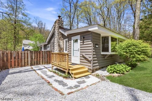 5 Sanoset Rd, Highland Lakes, NJ, 07422-1433 | Card Image
