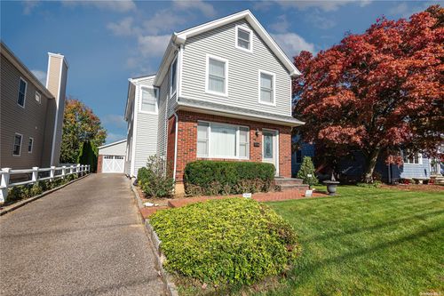 11 Henderson Avenue, Port Washington, NY, 11050 | Card Image