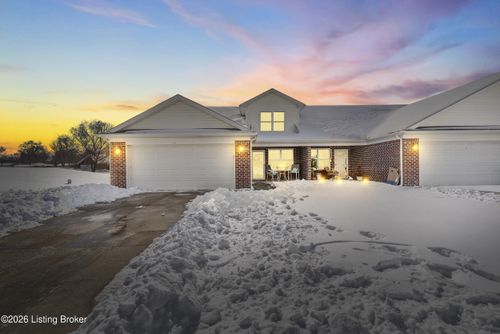 6600 Eagle Wood Dr, Louisville, KY, 40272-4582 | Card Image