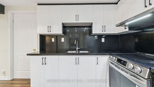 33 Dafoe Cres, House other with 6 bedrooms, 4 bathrooms and 2 parking in Brampton ON | Image 35