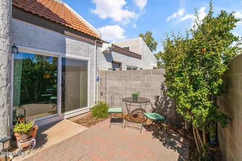 6810 S Snyder Ln, Tempe, AZ, 85283-4041 | Card Image