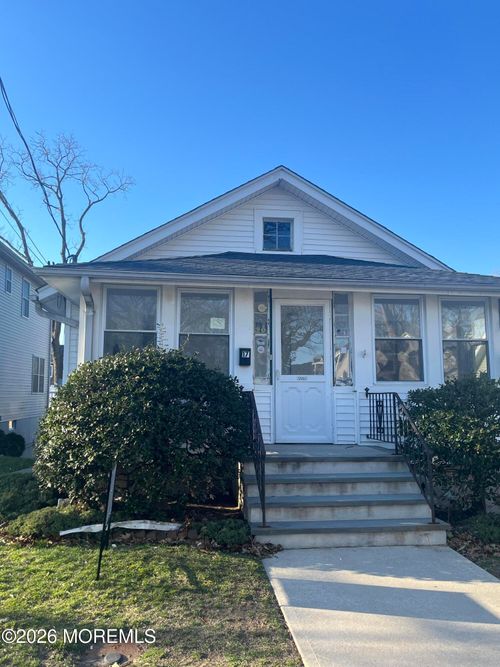 17 Ward Ln, Rumson, NJ, 07760-1730 | Card Image