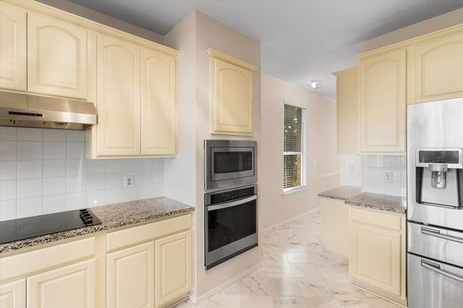 5786 Walnut Creek Dr, House other with 4 bedrooms, 3 bathrooms and null parking in Fort Worth TX | Image 12