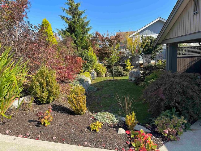 6251 Oracle Rd, House other with 3 bedrooms, 2 bathrooms and null parking in Sechelt BC | Image 40