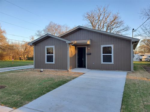 201 S 2nd St, Bonham, TX, 75418-4802 | Card Image