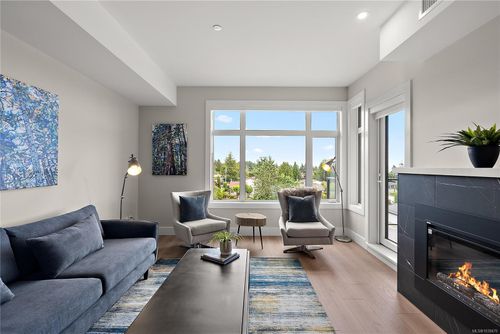 107-2520 Hackett Cres, Saanichton, BC, V8M0C5 | Card Image