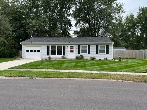 2001 Shaker Dr, Valparaiso, IN, 46383-3927 | Card Image