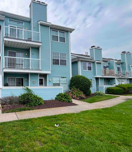192 Heather Croft, Egg Harbor Township, NJ, 08234-4624 | Card Image