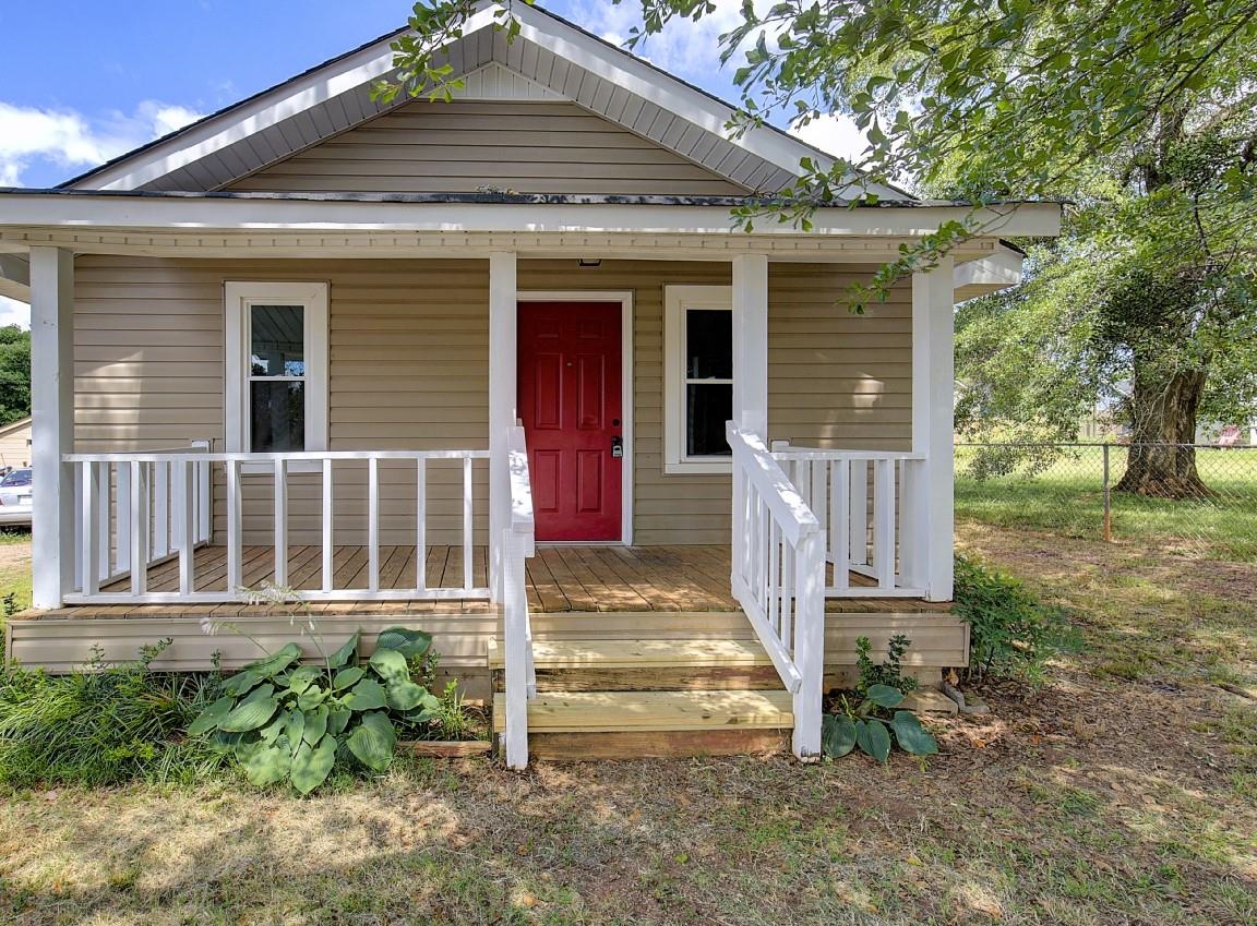 Lyman Ave, Duncan, SC 29334