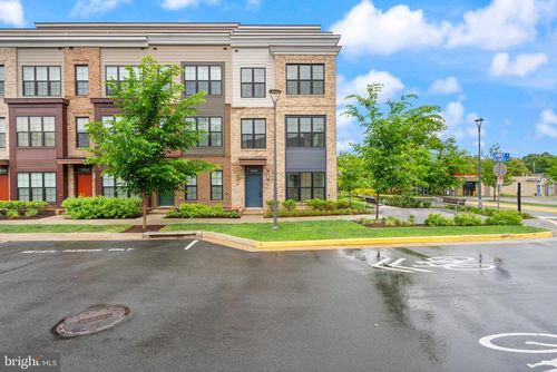 3100 Camber Pl, FALLS CHURCH, VA, 22042-3233 | Card Image