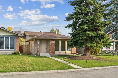 7 Shawmeadows Bay Sw, House detached with 3 bedrooms, 2 bathrooms and 2 parking in Calgary AB | Image 1