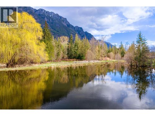 4856 32 St, Canyon, BC, V0B1C1 | Card Image