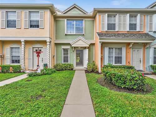 8-8 Key West Ct, Weston, FL, 33326-1176 | Card Image