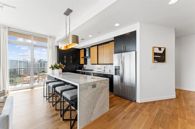 APT-1104 - 2207 Bancroft St, Condo with 2 bedrooms, 2 bathrooms and 2 parking in Houston TX | Image 5