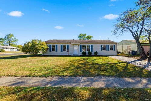 359 Center Dr, Frankfort, IN, 46041-2204 | Card Image