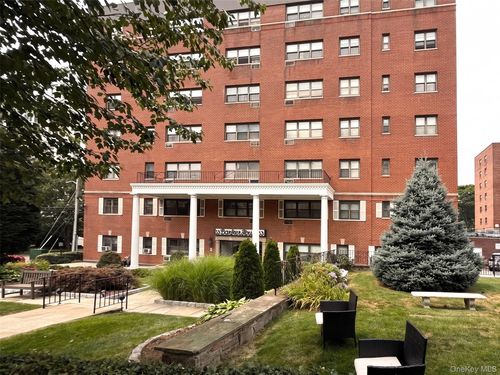 3f-33 Barker Ave, White Plains, NY, 10601-1621 | Card Image