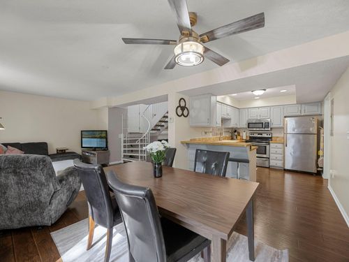 5527 E Bavarian Pass, Fridley, MN, 55432-6047 | Card Image