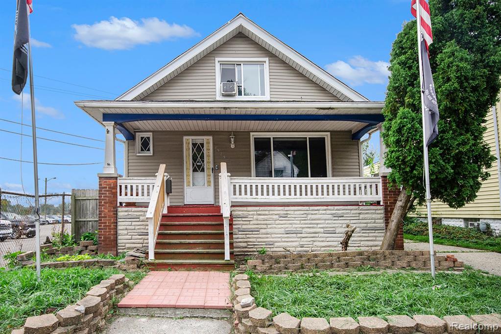 Maplewood Ave, Eastpointe, MI 48021