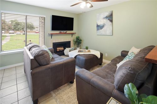 apt-e3-1900 Dartmouth St, College Station, TX, 77840-3996 | Card Image