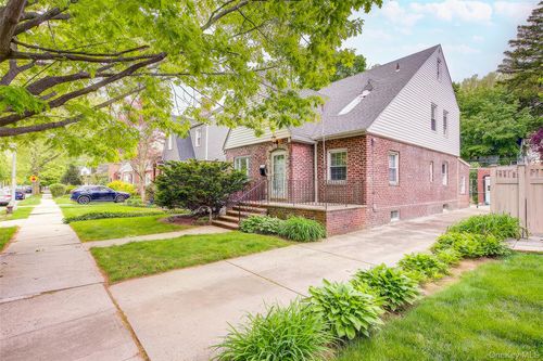 80-38 236th Street, New York, NY, 11427 | Card Image
