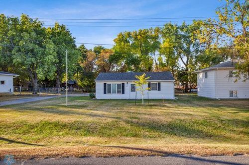 215 Main St, Sabin, MN, 56580-4138 | Card Image