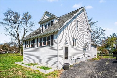 12 Elmgrove Dr, Gates, NY, 14606-3315 | Card Image