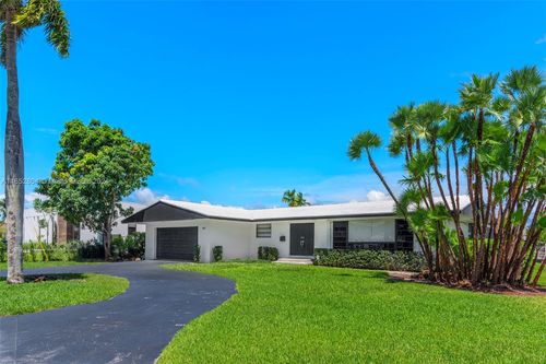 661 Layne Blvd, Hallandale Beach, FL, 33009-6525 | Card Image