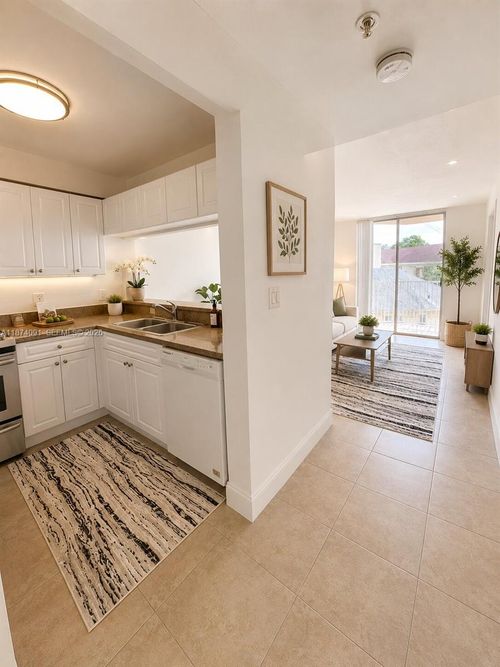 205-102 Sw 6th Ave, Miami, FL, 33130-1390 | Card Image