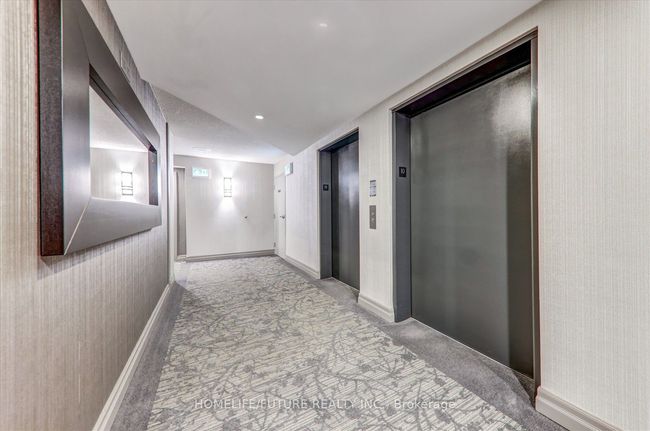 1004 - 12 Laurelcrest St, Condo with 2 bedrooms, 1 bathrooms and null parking in Brampton ON | Image 5