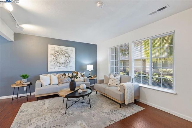 Living Room | Image 6