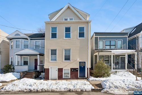 9 Wheeler St, Montclair, NJ, 07042-4603 | Card Image