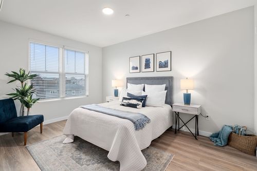 apt-201-10 Somerset Ave, Winthrop, MA, 02152-2997 | Card Image