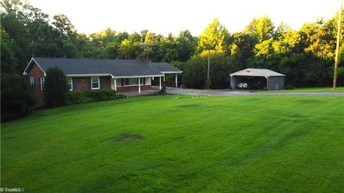 10033 Nc 89 Hwy W, Westfield, NC, 27053-7124 | Card Image