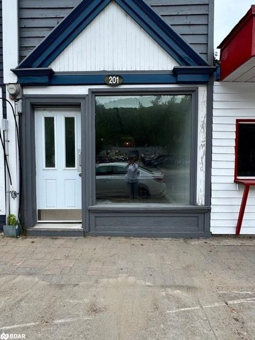 201 Highland St, Haliburton, ON, K0M1S0 | Card Image