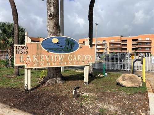 b2004-17600 Nw 68th Ave, Hialeah, FL, 33015-4018 | Card Image