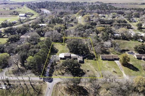 800 Oak St, Anahuac, TX, 77514-2875 | Card Image