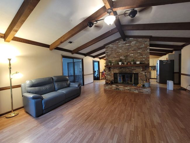 Living Room | Image 32