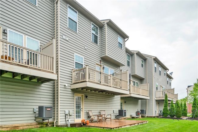 1503 Pointe View Dr, Townhouse with 3 bedrooms, 3 bathrooms and 2 parking in Mars PA | Image 4