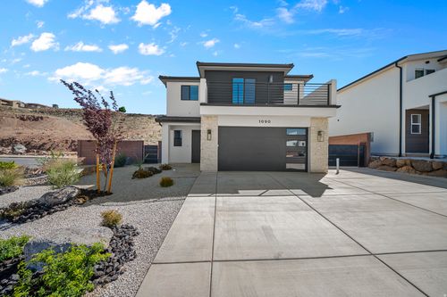 1090 E Coyote Crest Dr, Washington, UT, 84780-3767 | Card Image
