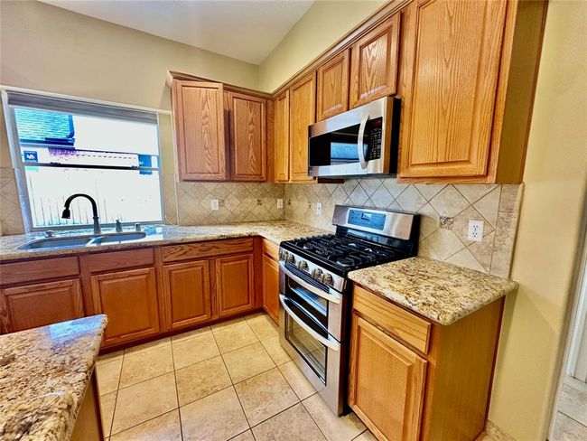 2716 W Oaks Cir E, House other with 4 bedrooms, 4 bathrooms and 2 parking in Pearland TX | Image 7