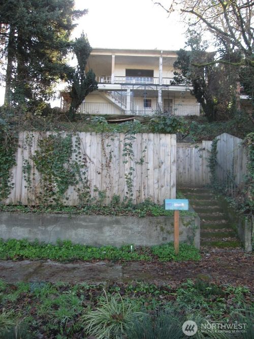 547 S Trenton St, Seattle, WA, 98108-4542 | Card Image